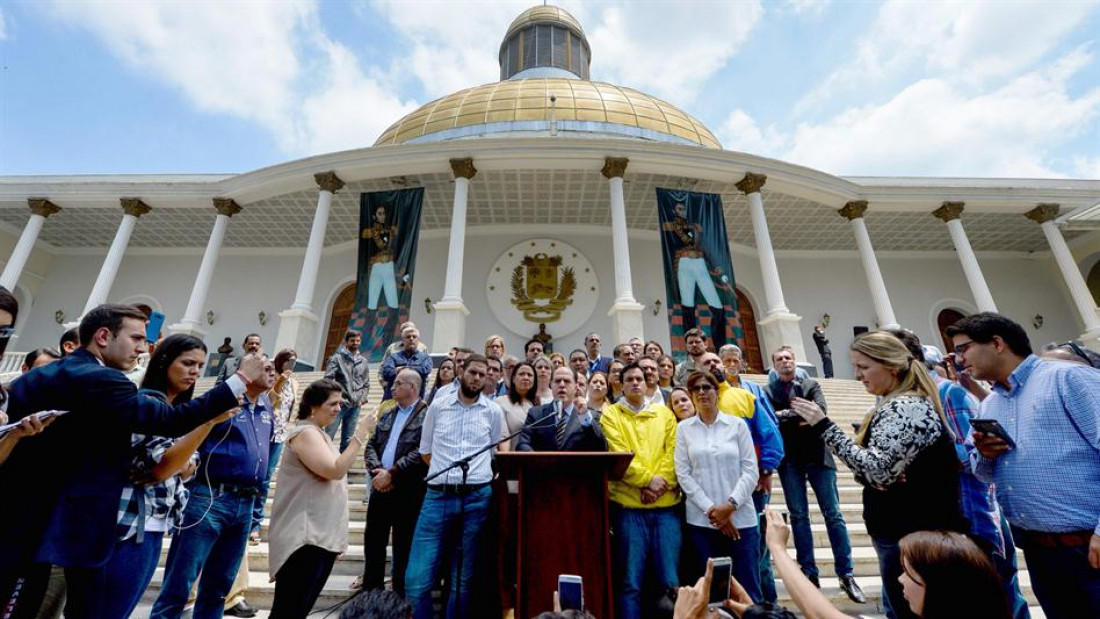 Denuncian golpe de Estado en Venezuela