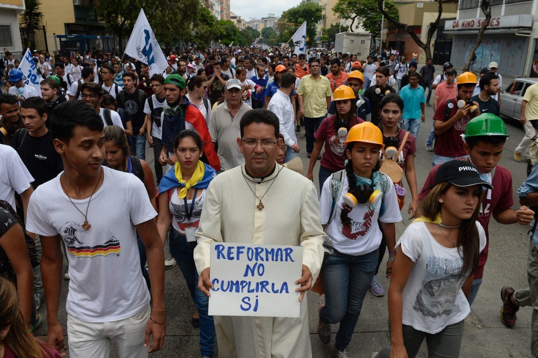 Piden intervención de países "neutrales" en Venezuela