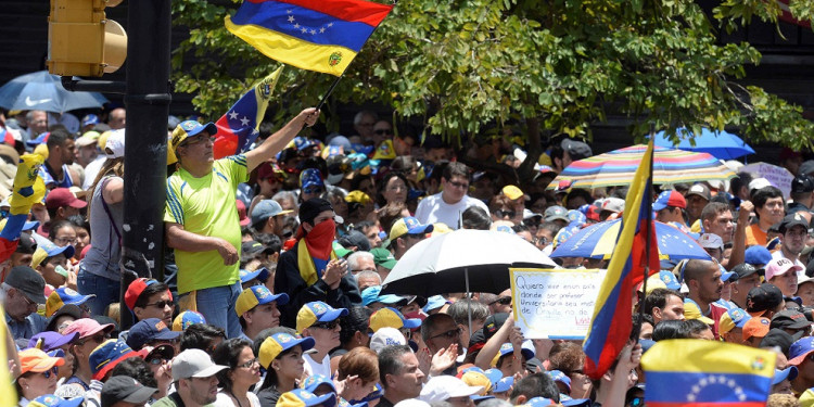 Por la crisis, Venezuela hoy "exporta profesionales"
