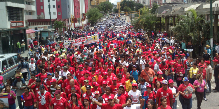 Maduro llama a una "gran marcha antiimperialista" en repudio a Trump