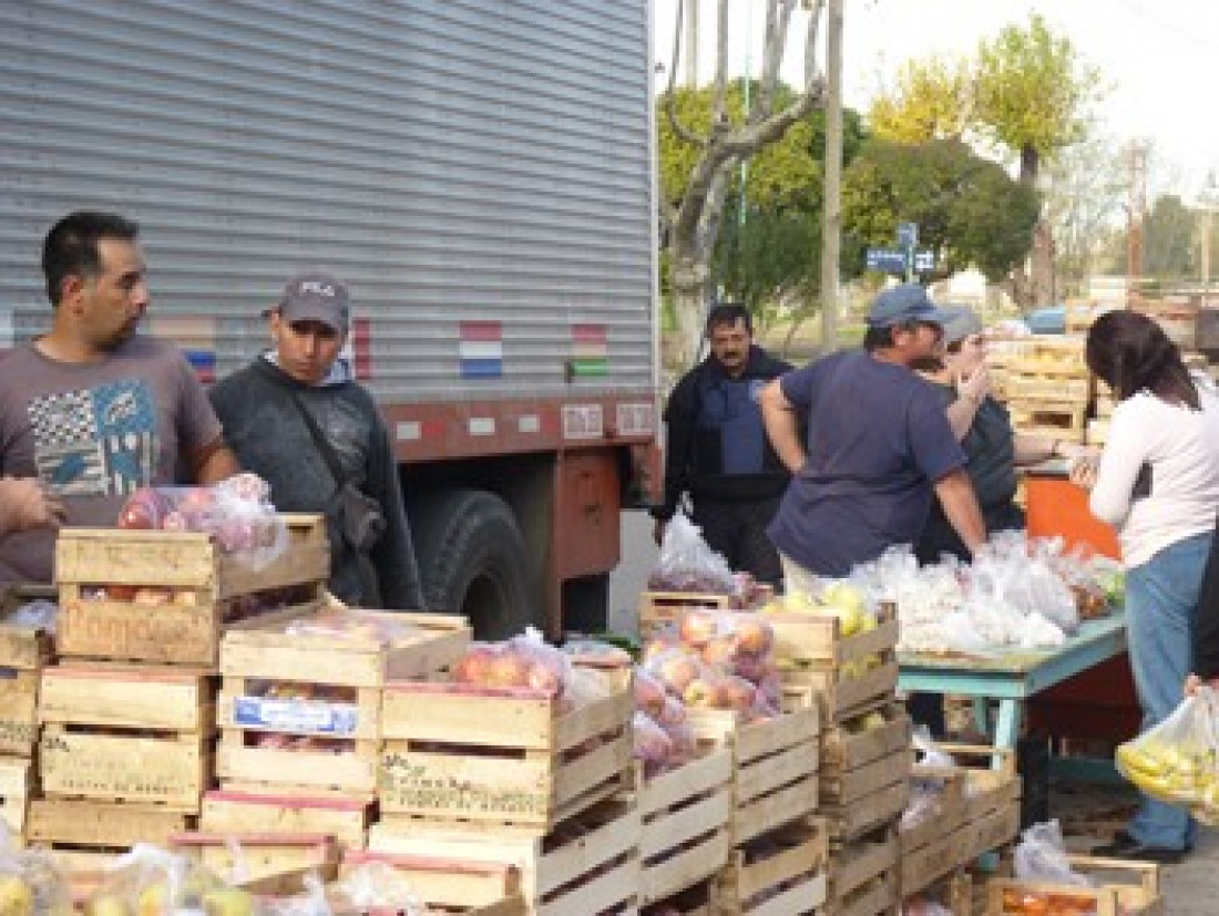 Agricultures familiares de Mendoza realizan "Verduras para todos"