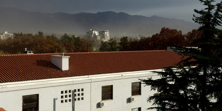 La DGE, la UNCUYO y la UTN suspendieron las clases por el Zonda