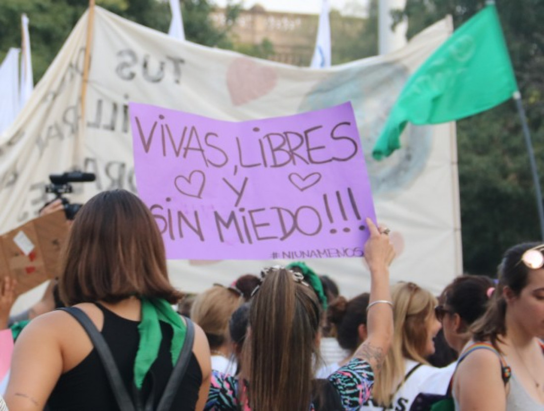 Violencia machista en la política: una de cada tres mujeres tuvo contacto físico no deseado