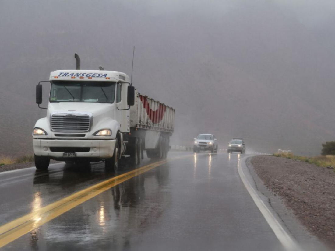 Nieve en la montaña, frío hasta el viernes