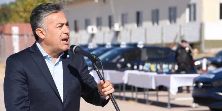 El dictamen de Cornejo: "chantas" en la Legislatura y corruptos en la Justicia
