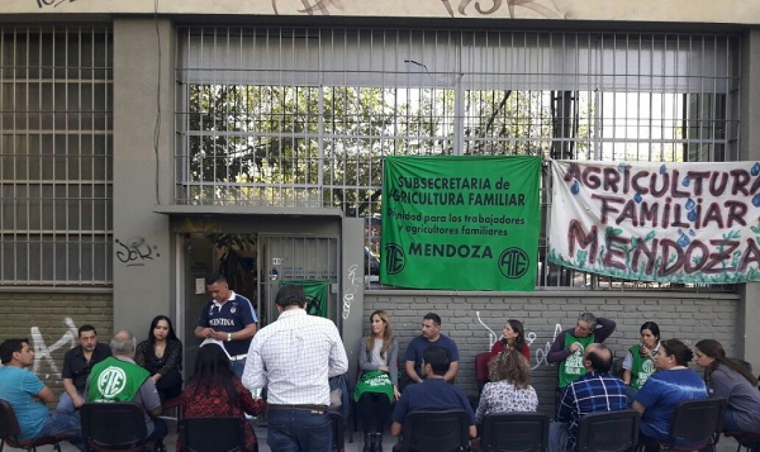 Despedidos: Agroindustria también echó a trabajadores en Mendoza