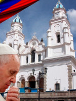 Francisco llegó a Ecuador y pidió poner el foco sobre los más vulnerables