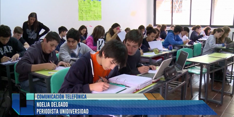 El ministro de Educación respaldó el ítem aula