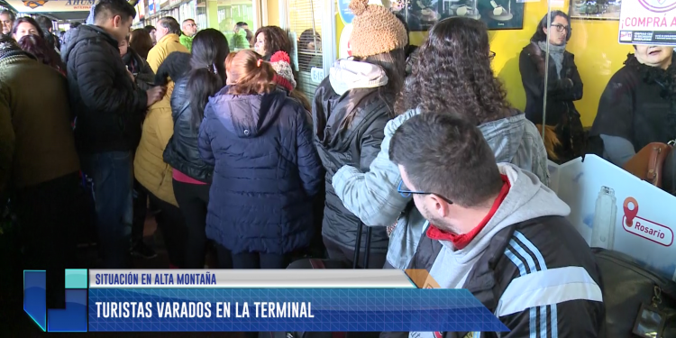 Vacaciones: turistas varados en la terminal