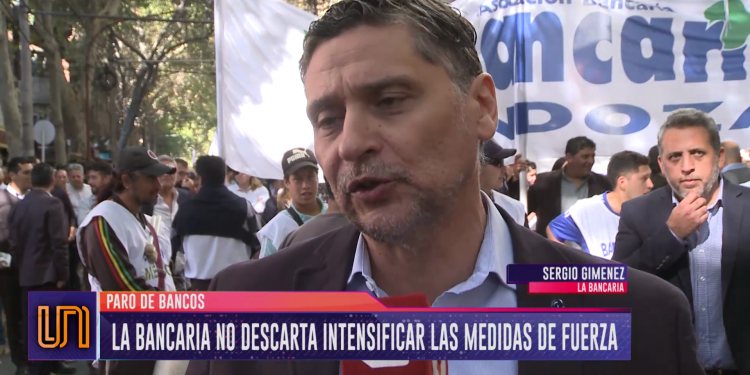 Paro bancario: los empleados marcharon por las calles de Mendoza