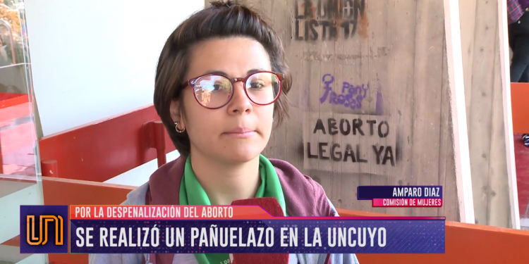 Aborto legal: realizaron un pañuelazo en la UNCUYO