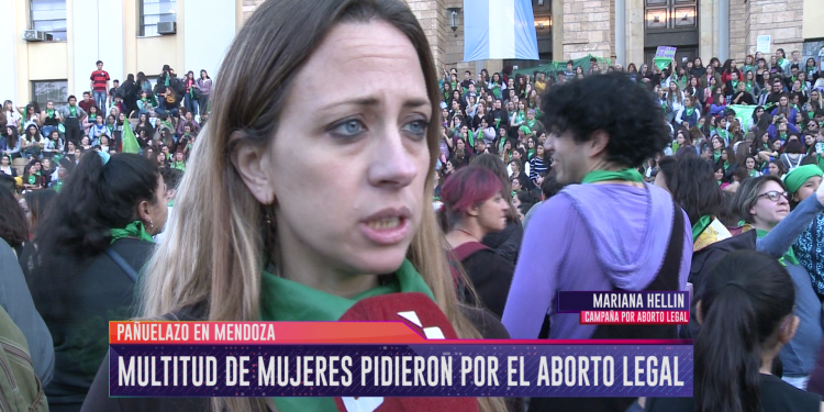 Miles de mujeres pidieron por el aborto legal