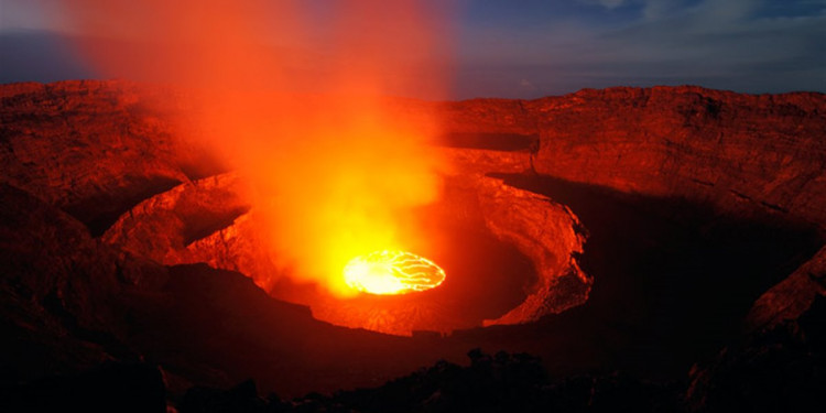 ¿Puede un volcán hacer erupción sin anuncio previo?