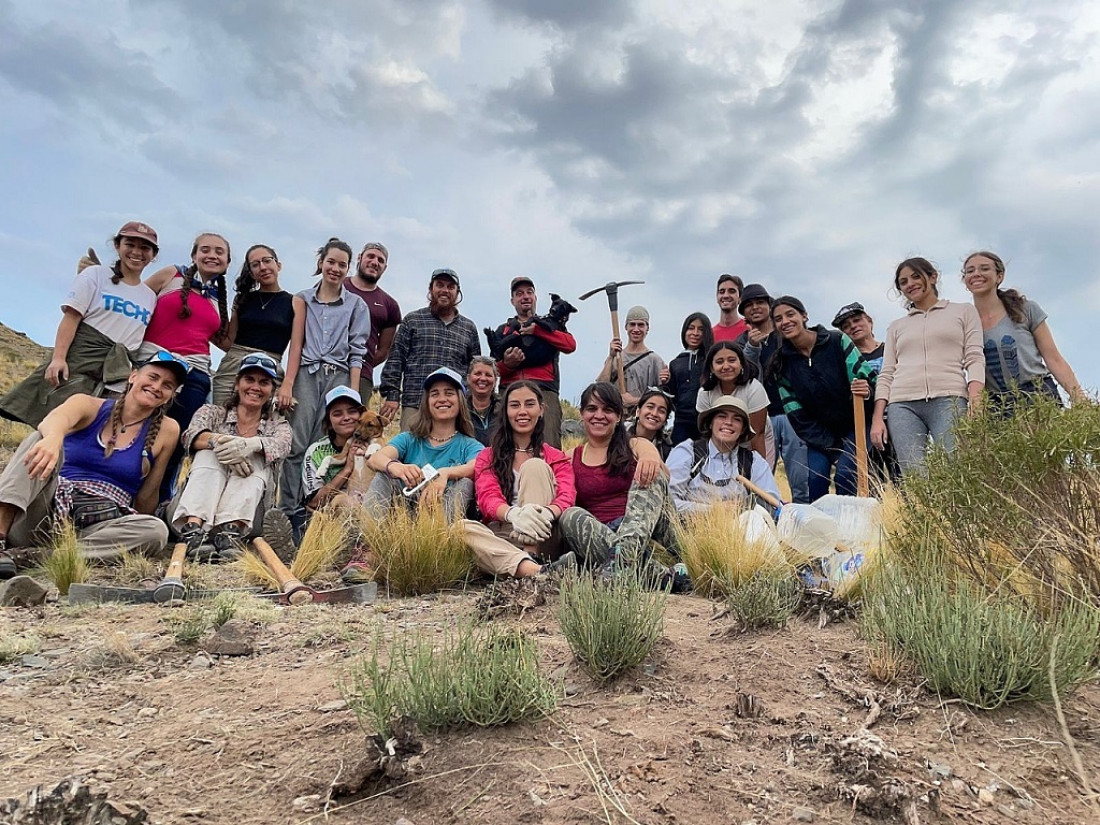Parque Cordón del Plata: un grupo voluntario efectuó una reforestación de 200 plantas