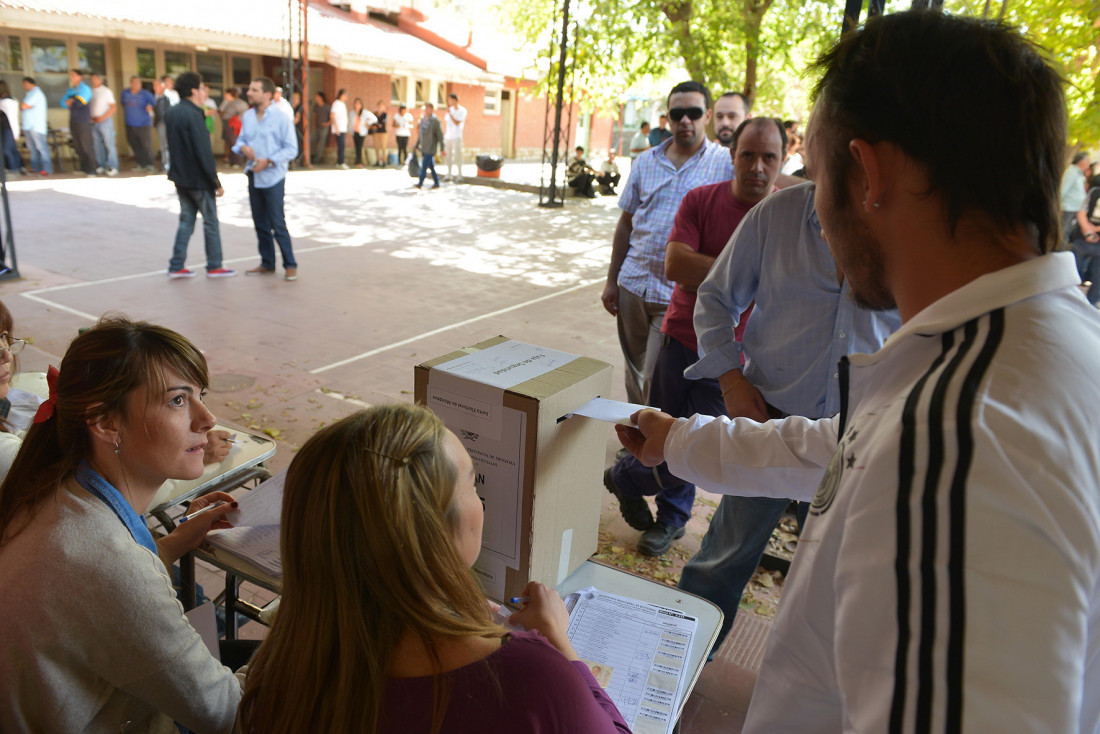 En 30 segundos, sin repetir y sin soplar: las propuestas de los precandidatos