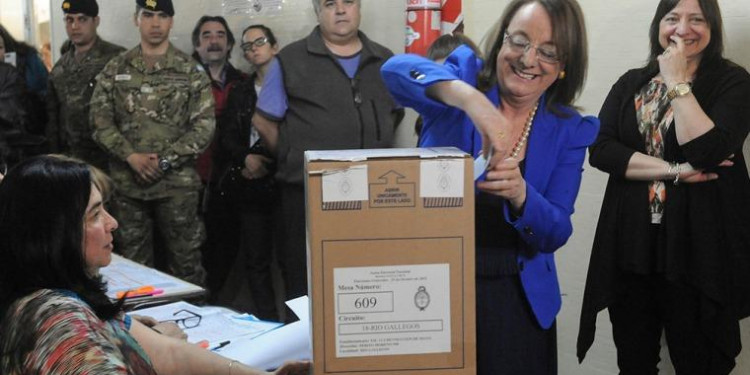 Alicia Kirchner se impone como gobernadora en Santa Cruz