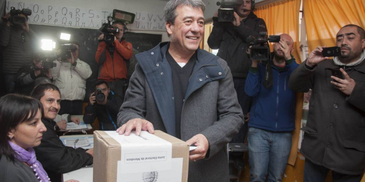 Bermejo votó y minimizó los rumores de "campaña sucia"