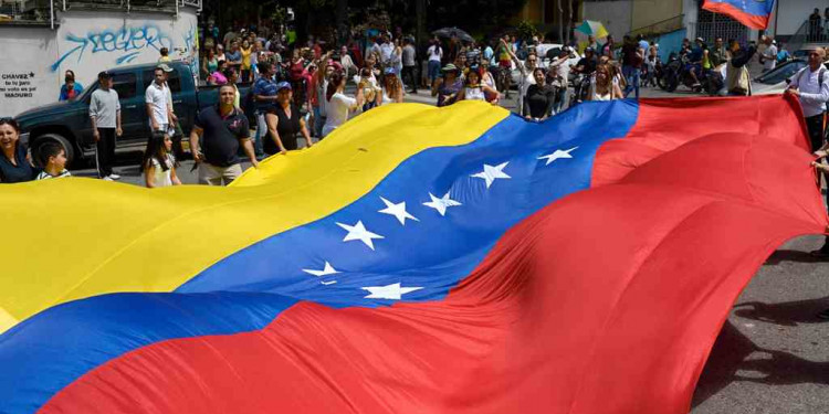 Maduro y la oposición venezolana retomarán el diálogo