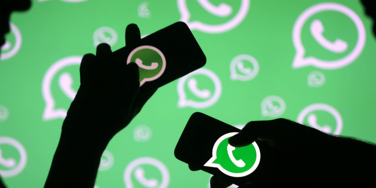 A lo Facebook: aunque lo borres, WhatsApp guarda todo