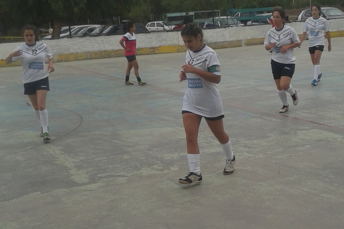 FUTSAL FEMENINO: INICIO SOÑADO PARA LAS CHICAS DE LA UNCuyo