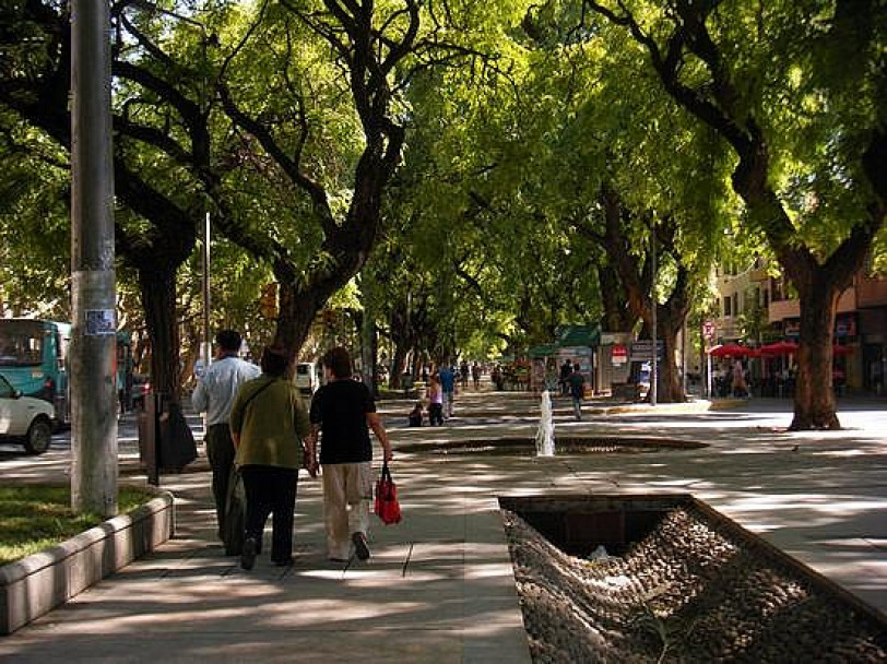 imagen La historia urbana de Mendoza en imágenes