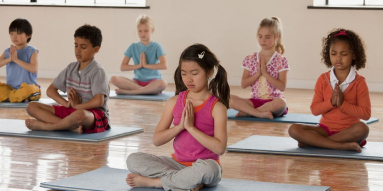 Aprender a enseñar yoga a niños y niñas