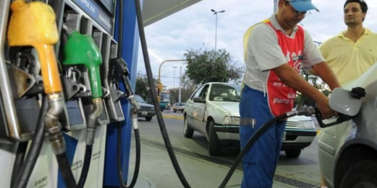 Congelaron el precio de los combustibles hasta julio