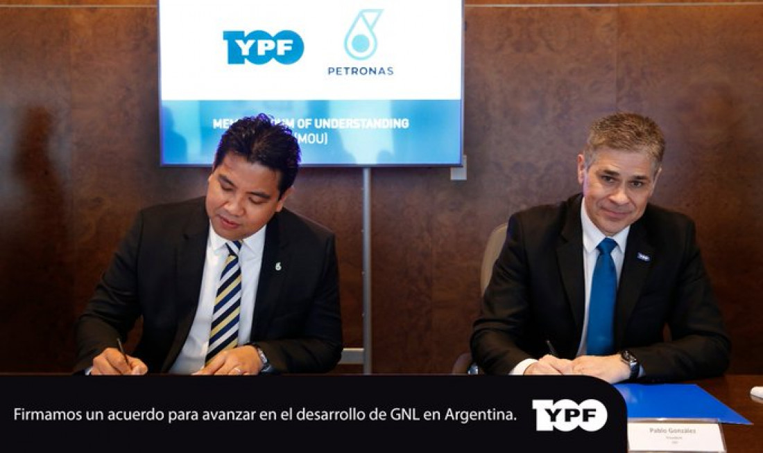 YPF anunció una alianza con Petronas en un proyecto de GNL: prevén inversión inicial de US$ 10.000 millones