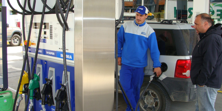2016: caída récord en el consumo de combustible 