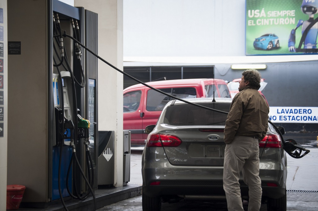 El bolsillo no da más: volvió a subir la nafta, ahora por ajuste del gasoil