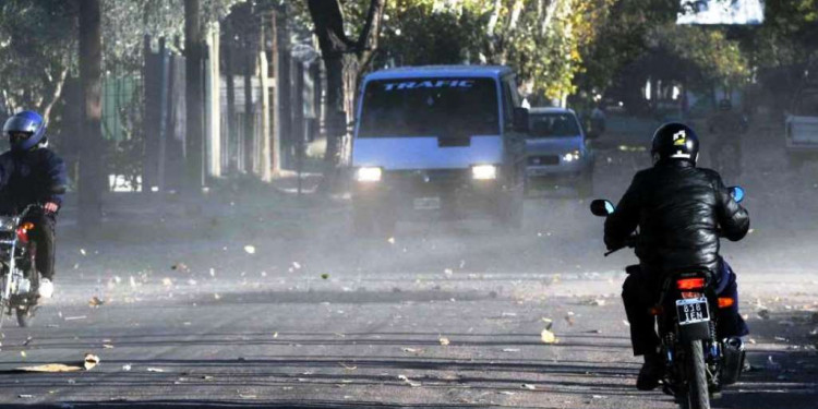 Efecto zonda: clases suspendidas en más de la mitad de la provincia