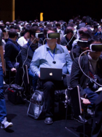 Zuckerberg, "invisible" gracias a la realidad virtual 